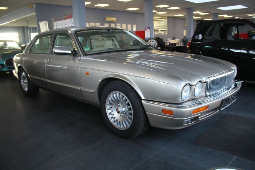 Jaguar XJ 119.865 km 19.980 € Euskirchen 53881