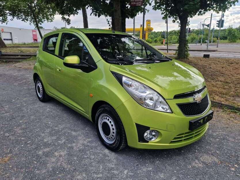 Chevrolet Spark 68.000 km 3.999 € Köln 51109