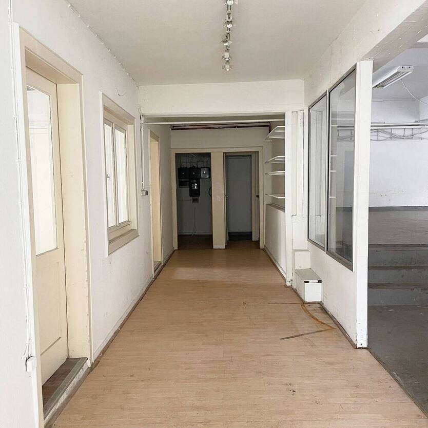 HalleKreativfläche mit Büro und Lagerkeller, Hintergebäude, LieferzufahrtTor, provisionsfrei