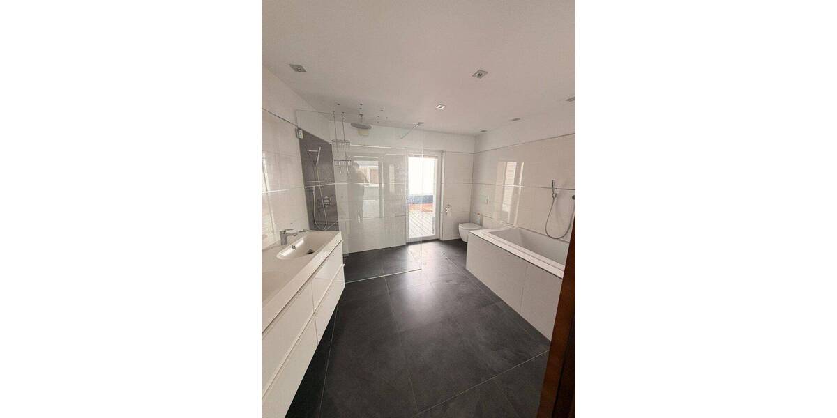 Etagenwohnung Pulheim Brauweiler - 3 Zimmer, 131 m&sup2;, 1.700&euro; | Angebot:26867370
