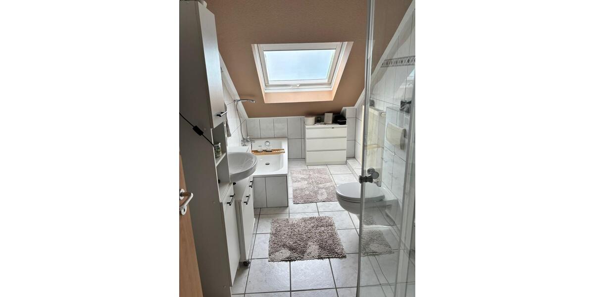 Dachgeschoßwohnung Bedburg - 3 Zimmer, 82 m&sup2;, 730&euro; | Angebot:26265906