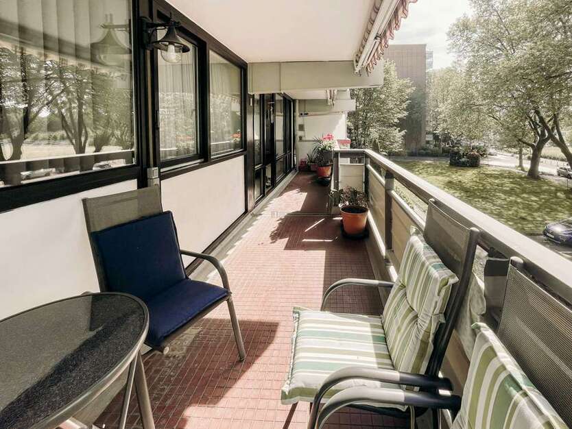Wohnung zum Kaufen in Köln Weiden 415.000 € 131 m²