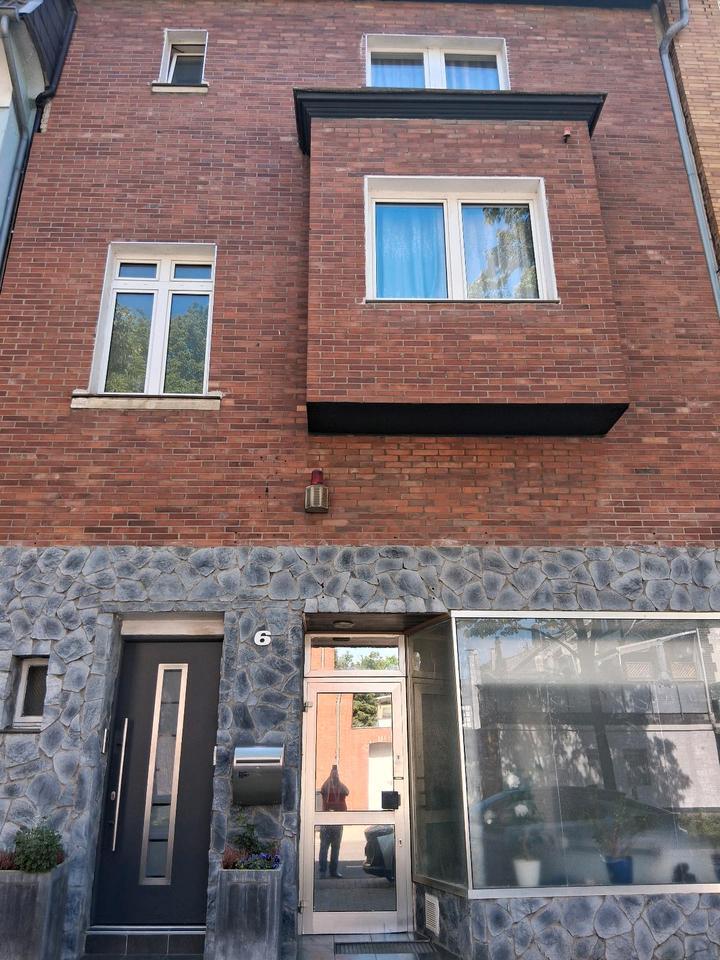 Reihenenhaus mit Laden