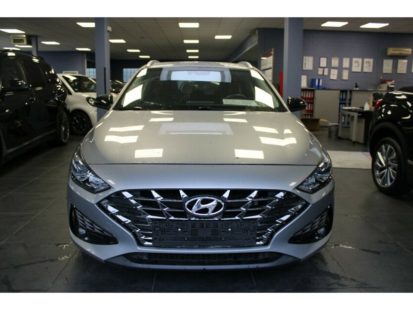 Hyundai i30 1.5 T-GDI 48V-Hybrid DCT 59.321 km 17.980 € Euskirchen 53881