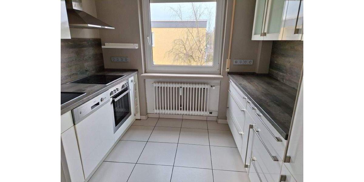 Gut vermietete sanierte 4-Zimmer-Wohnung mit Sonnenbalkon 4 zimmer