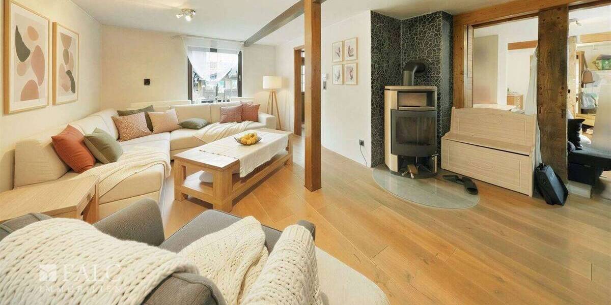 Mehrfamilienhaus, Wohnhaus Solingen Solingen-Mitte - 6 Zimmer, 180 m&sup2;, 349.000&euro; | Angebot:26259127