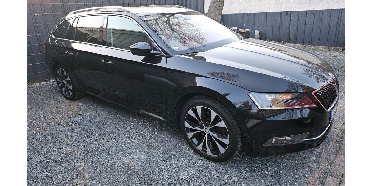 Skoda Superb 141.142 km 16.900 &euro; Solingen 42651