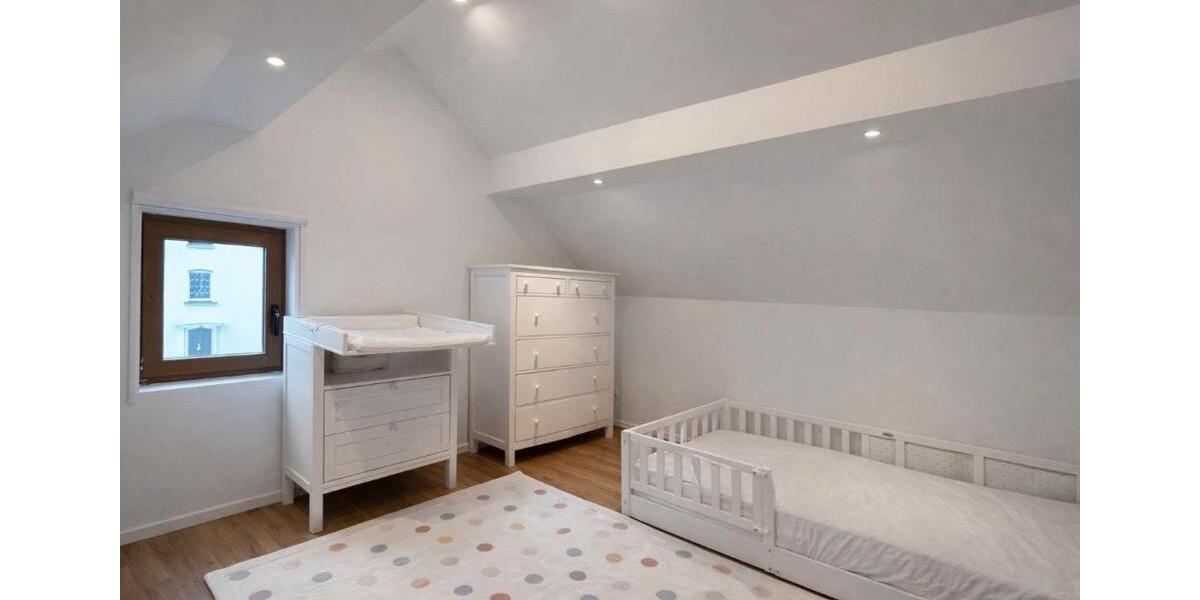 Doppelhaushälfte Siegburg - 8 Zimmer, 161 m&sup2;, 549.000&euro; | Angebot:27232111