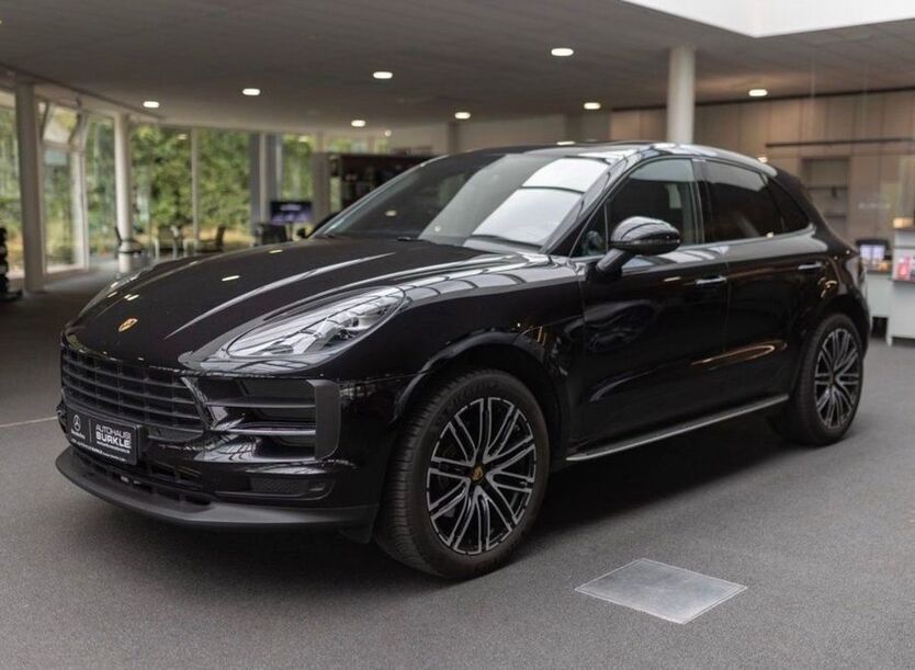 Porsche Macan 25.000 km 67.000 € Düsseldorf 40229