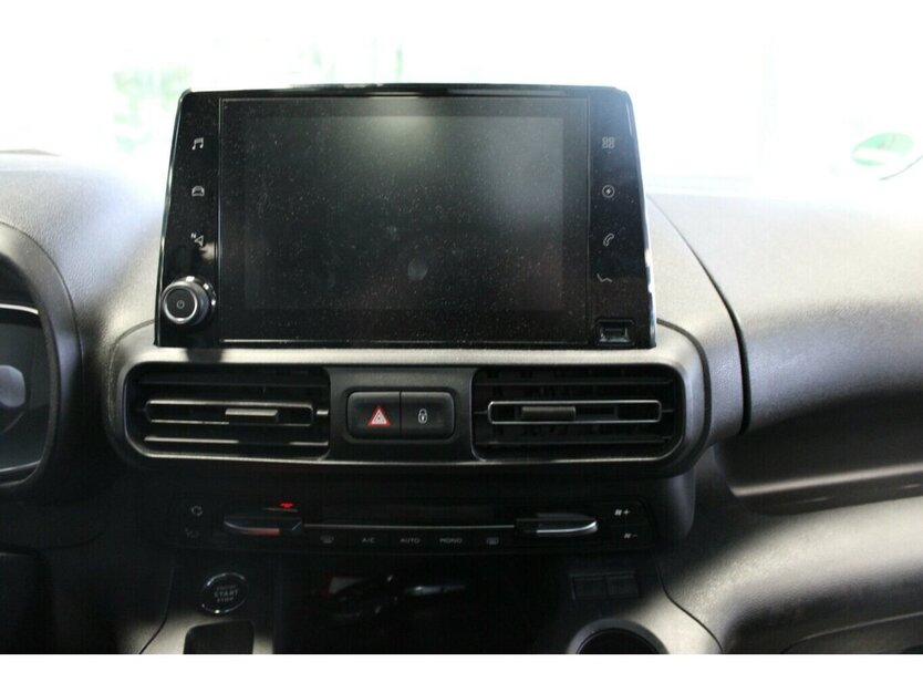 Opel Combo-e Life Ultimate 27.035 km 21.980 € Euskirchen 53881