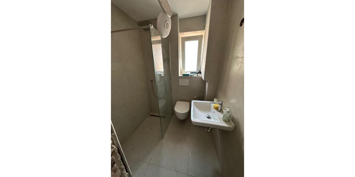 Etagenwohnung Solingen - 4 Zimmer, 100 m&sup2;, 1.000&euro; | Angebot:26265943