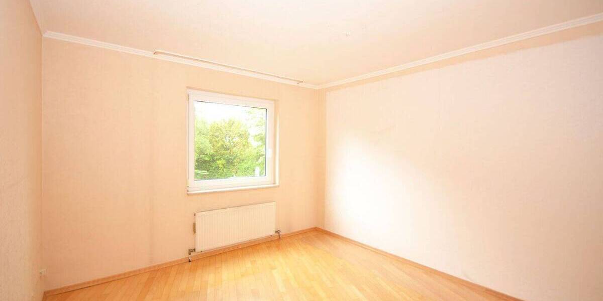 Etagenwohnung Köln Lövenich - 4 Zimmer, 90 m&sup2;, 349.000&euro; | Angebot:26817350