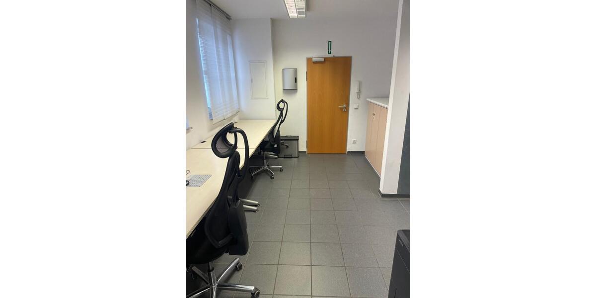 Kleines, helles, freundliches Büro (EG) in Erftstadt zimmer
