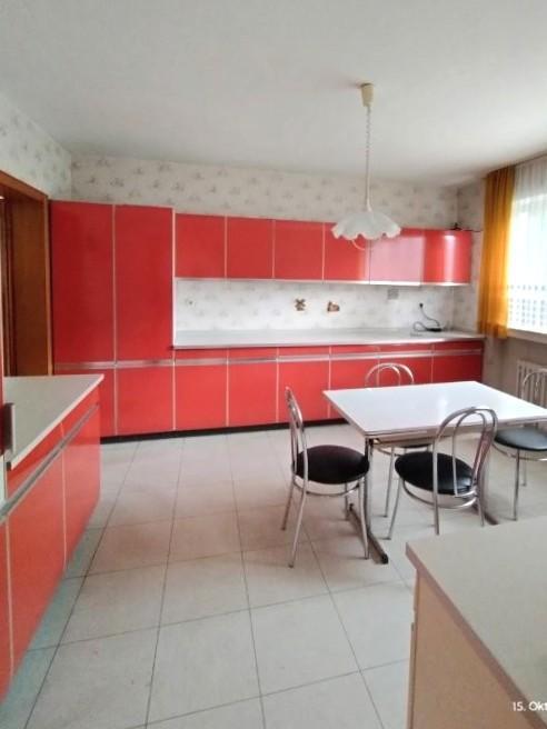 Gute Gelegneheit Großzügig geschnittenes Reihenendhaus mit Balkon, schönem Garten und Garage 6 zimmer