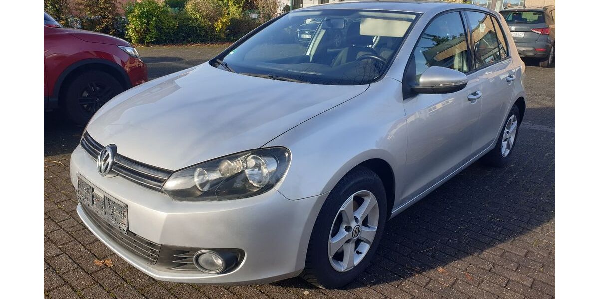 VW Golf 116.000 km 9.900 &euro; Bonn 53229