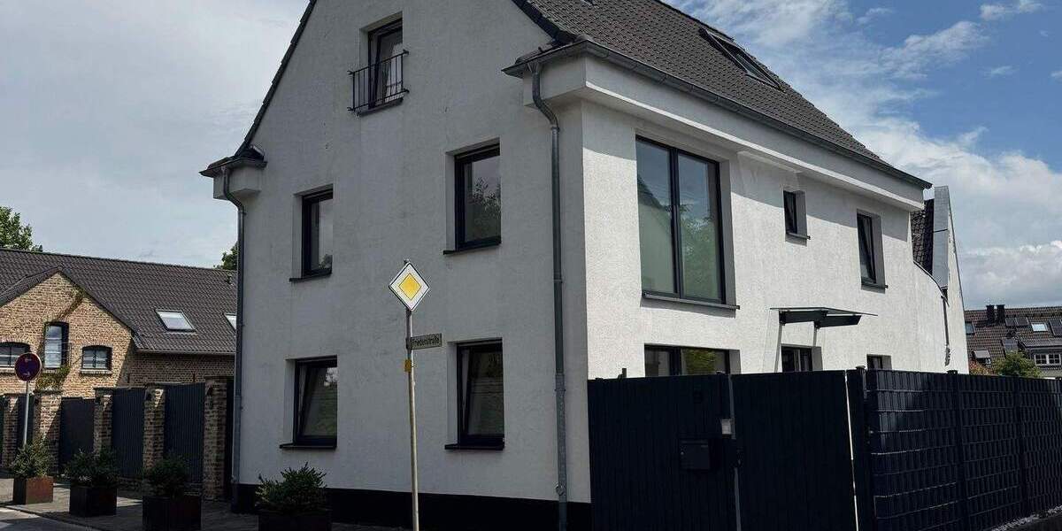 Ehemaliges Herrenhaus eines Vierkanthofes vor den Toren Kölns 4 zimmer