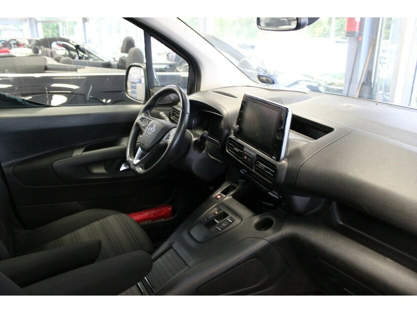 Opel Combo-e Life Ultimate 27.035 km 21.980 € Euskirchen 53881