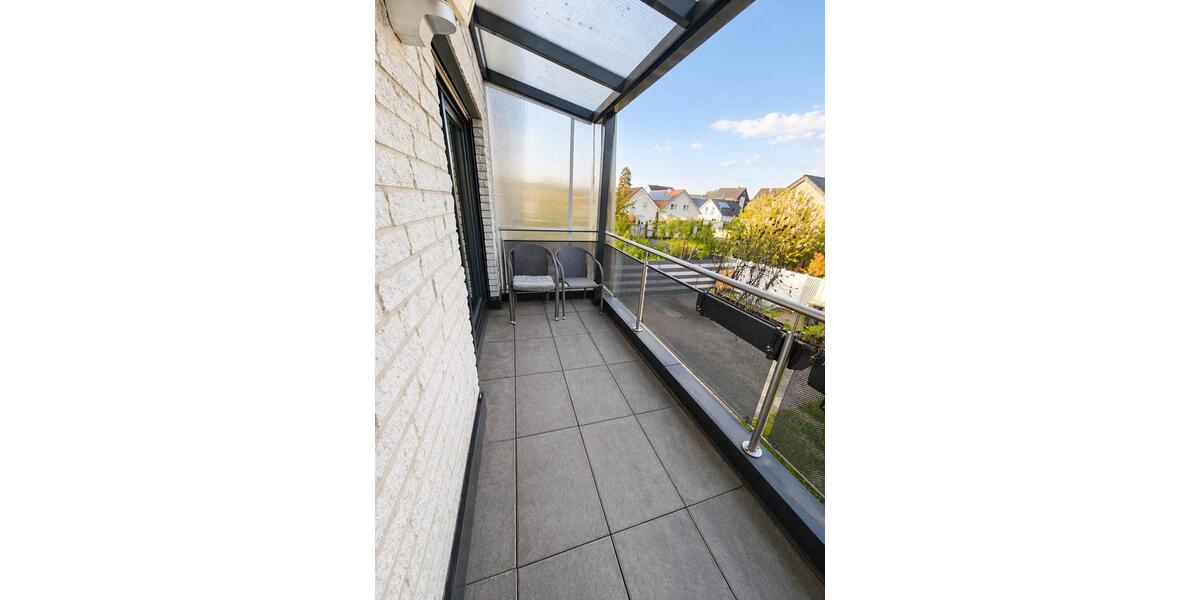 Dachgeschoßwohnung Köln Kalk - 3 Zimmer, 93 m&sup2;, 1.550&euro; | Angebot:26256388