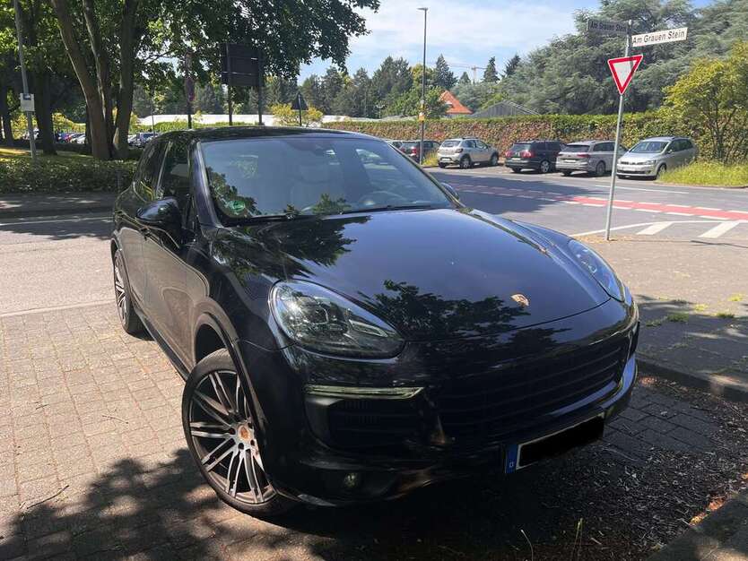 Porsche Cayenne 368.000 km 28.500 € Köln 50968