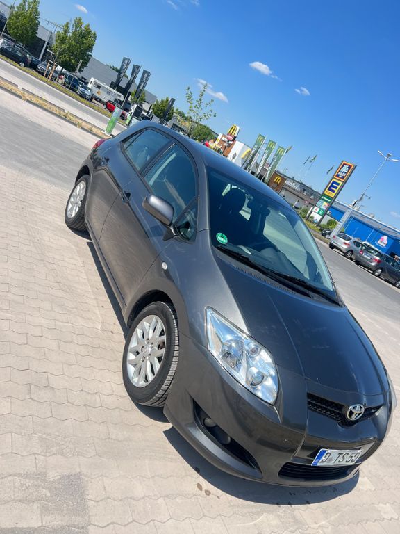 Toyota Auris 142.500 km 4.150 € Düsseldorf 40599