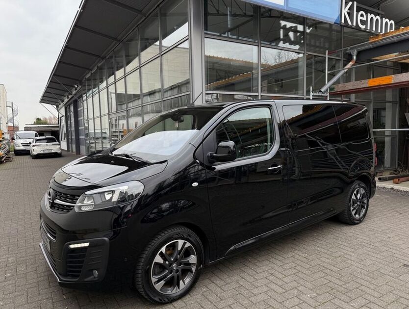 Zafira Life