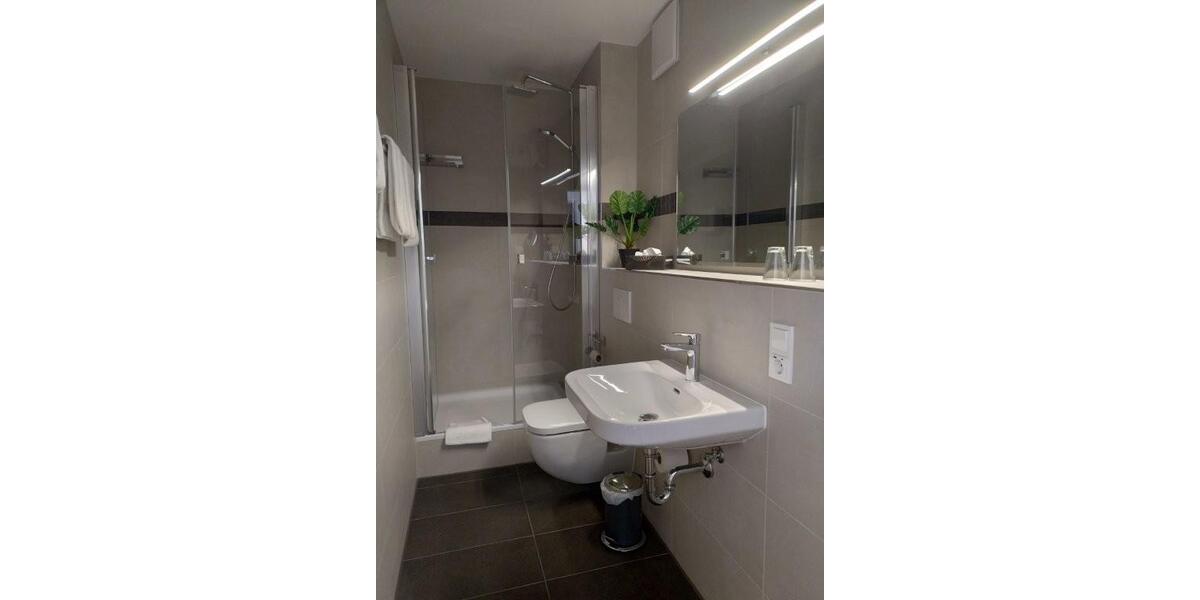 Verkauf eines kleinen Hotel garni in Köln voll genehmigter Beherbergungsbetrieb mit 8 Betten 4 Zimmern, studentisches Wohnen denkbar - Gewerbeobjekt Köln Mülheim | Angebot:22794810