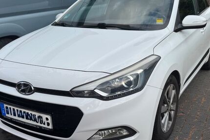 Hyundai i20 110.000 km 10.500 &euro; Bornheim 53332