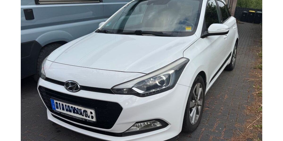 Hyundai i20 110.000 km 10.500 &euro; Bornheim 53332