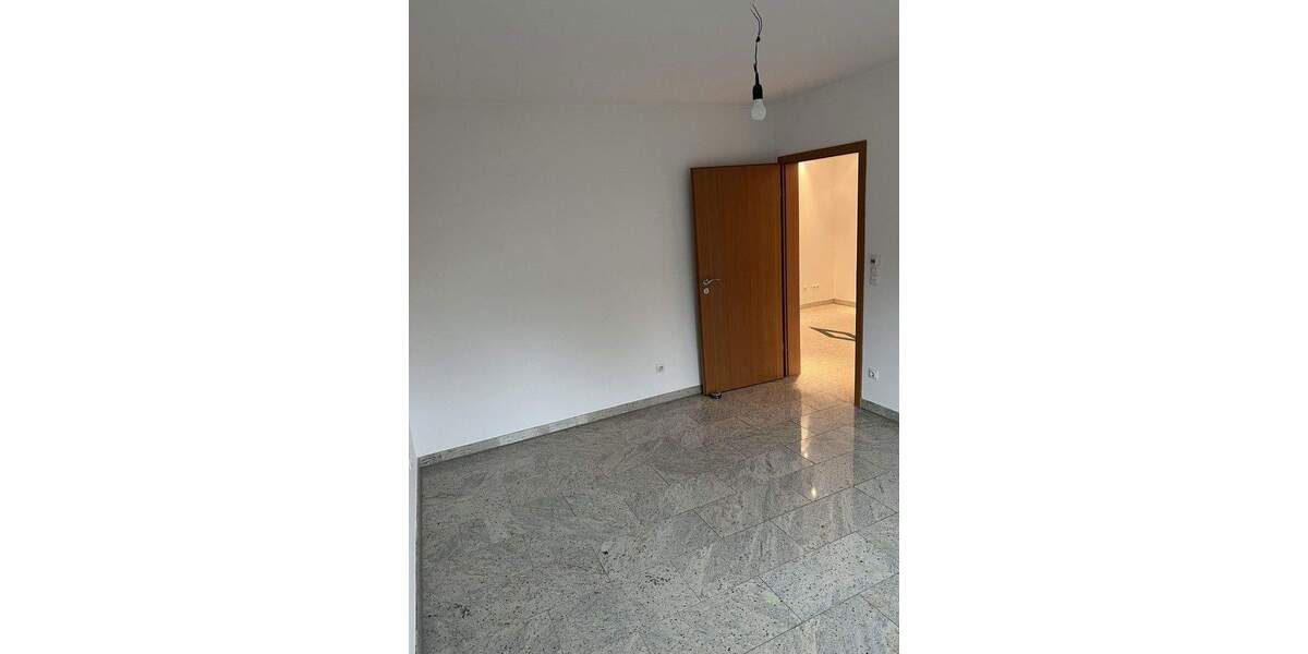 Etagenwohnung Köln Volkhoven/Weiler - 3 Zimmer, 83 m&sup2;, 1.350&euro; | Angebot:24916639