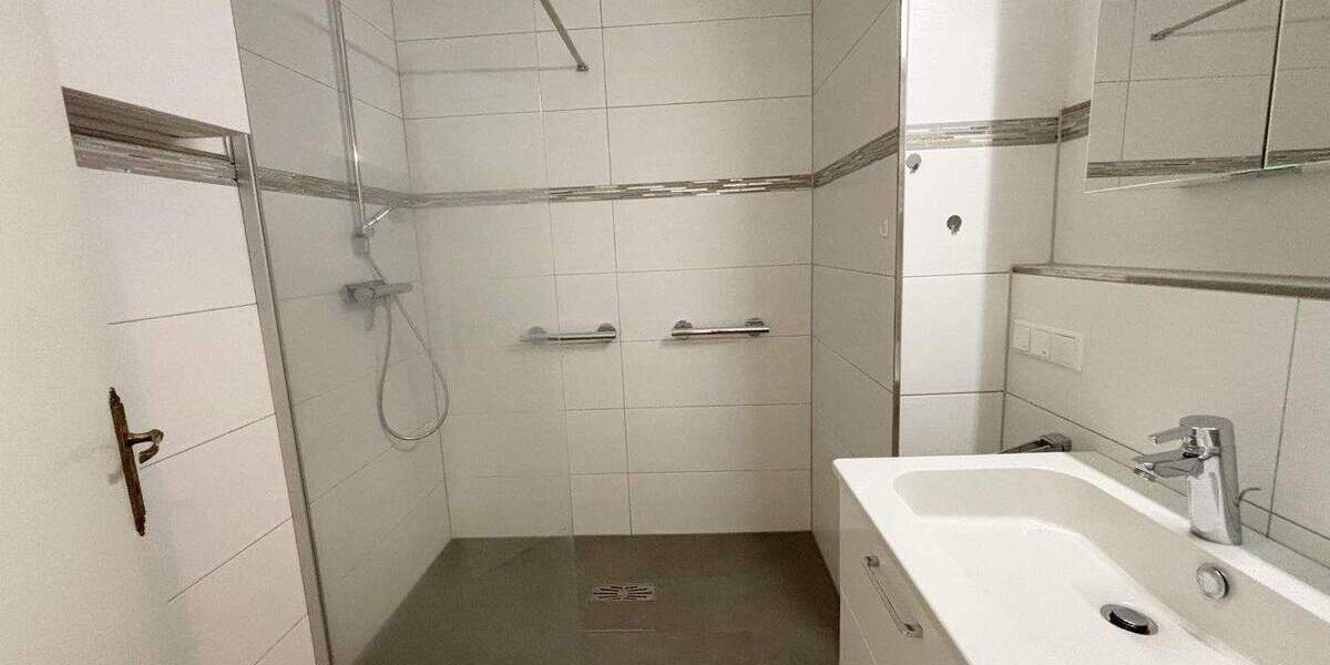 Etagenwohnung Leverkusen Lützenkirchen - 3 Zimmer, 82 m&sup2;, 228.000&euro; | Angebot:25423569