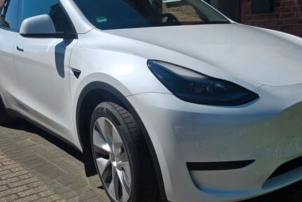 Tesla Model Y 27.950 km 31.700 &euro; Kerpen 50170