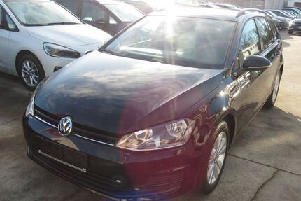 VW Golf 104.000 km 8.990 &euro; Leverkusen 51371