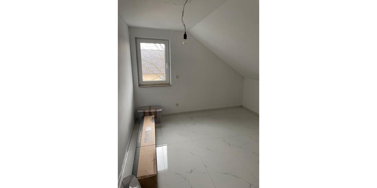 Dachgeschoßwohnung Köln Rodenkirchen - 3 Zimmer, 60 m&sup2;, 900&euro; | Angebot:26385469