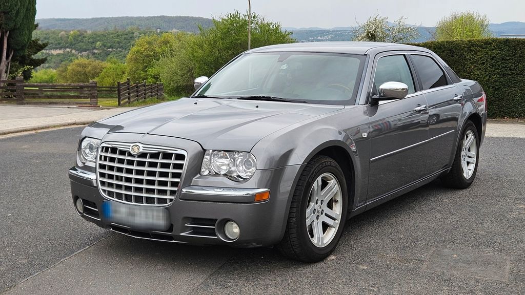 Chrysler 300C 330.000 km 4.399 &euro; Bonn 53177