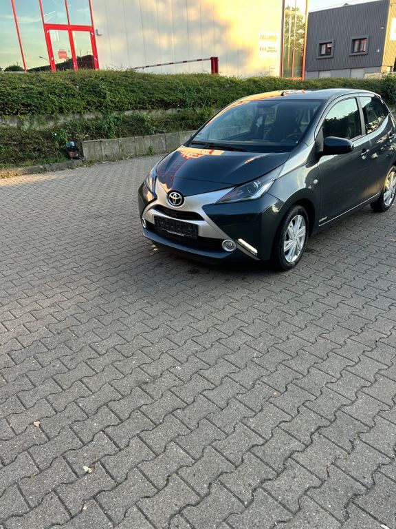 Aygo (X)