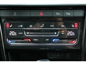 VW T-Roc 2,0 TDi 4-Motion R-Line Navi DSG SOFORT !!! 29.000 km 29.950 € Bonn 53225