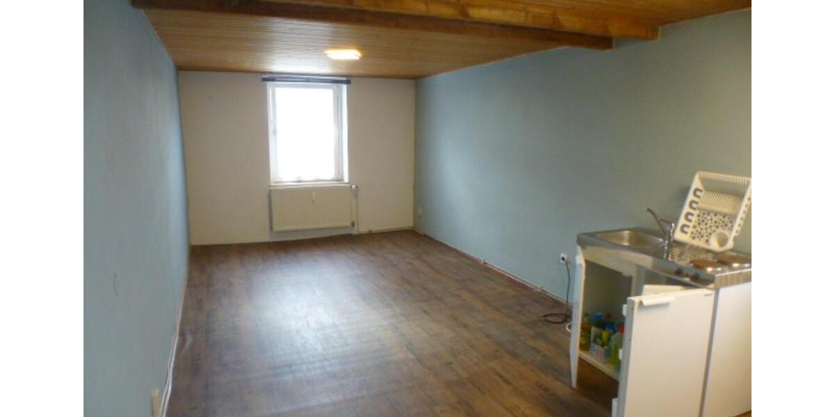 Appartement , Köln zentral , Altbau , sehr ruhig , an Student 1 zimmer