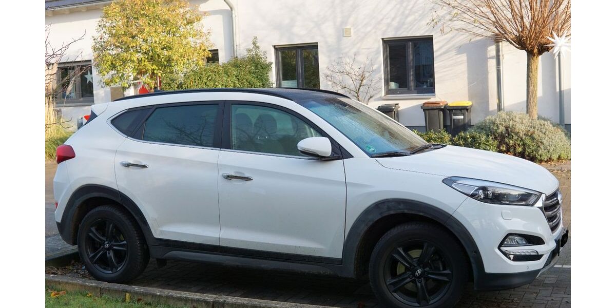 Hyundai TUCSON 99.200 km 15.000 &euro; Köln 50999
