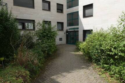 Moderne Dachgeschosswohnung - Vermietet, mit Balkon und gute Lage 2 zimmer