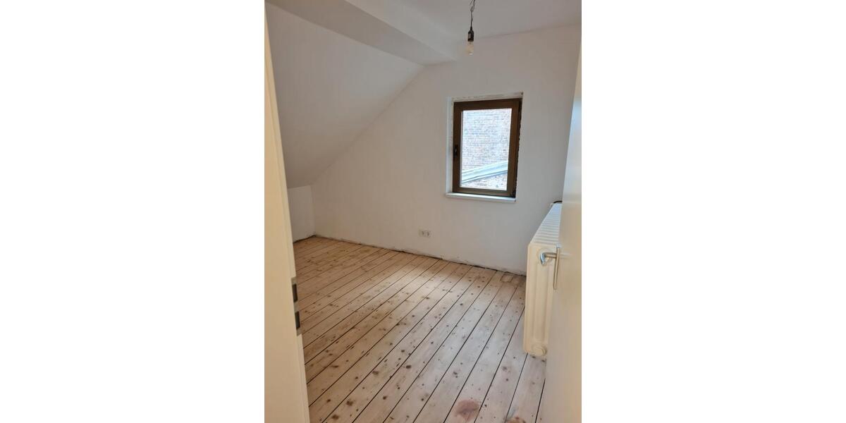 Reihenhaus Köln Nippes - 7 Zimmer, 122 m&sup2;, 2.195&euro; | Angebot:26117605