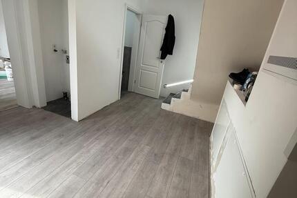 Haus Sankt Augustin - 5 Zimmer, 107 m&sup2;, 1.850&euro; | Angebot:25967723