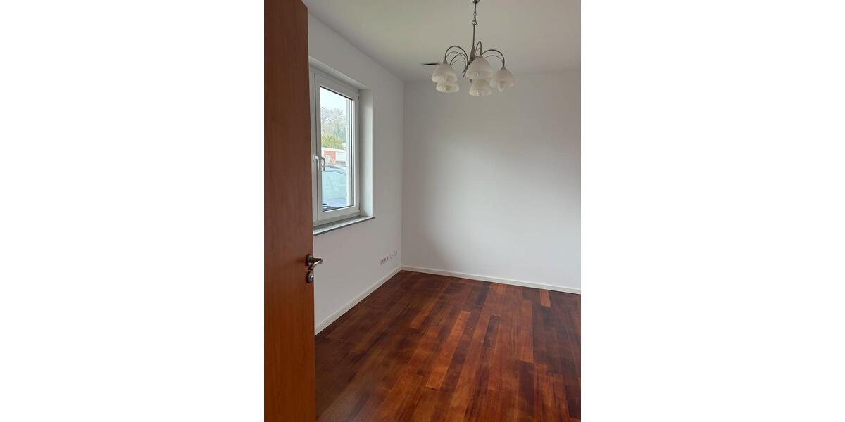 Bungalow Bonn Tannenbusch - 4 Zimmer, 118 m&sup2;, 1.800&euro; | Angebot:26340221