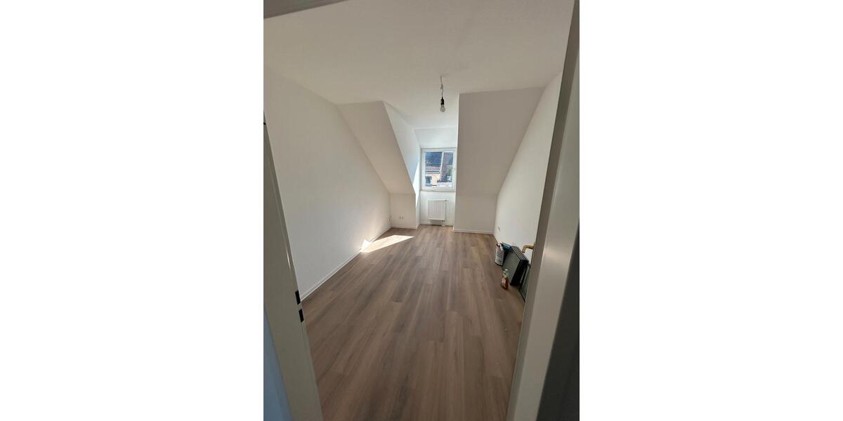 Dachgeschoßwohnung Solingen Ohligs - 3 Zimmer, 90 m&sup2;, 855&euro; | Angebot:26292984
