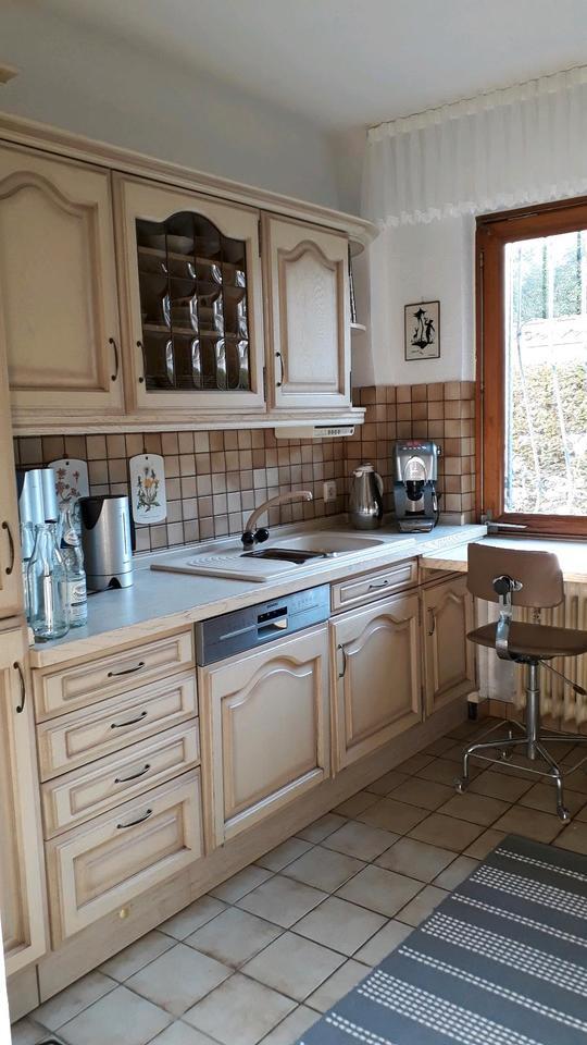 Von PRIVAT! Hell, ruhig, gepflegt, 4ZKDB, WC, SW-Balkon, 85qm!