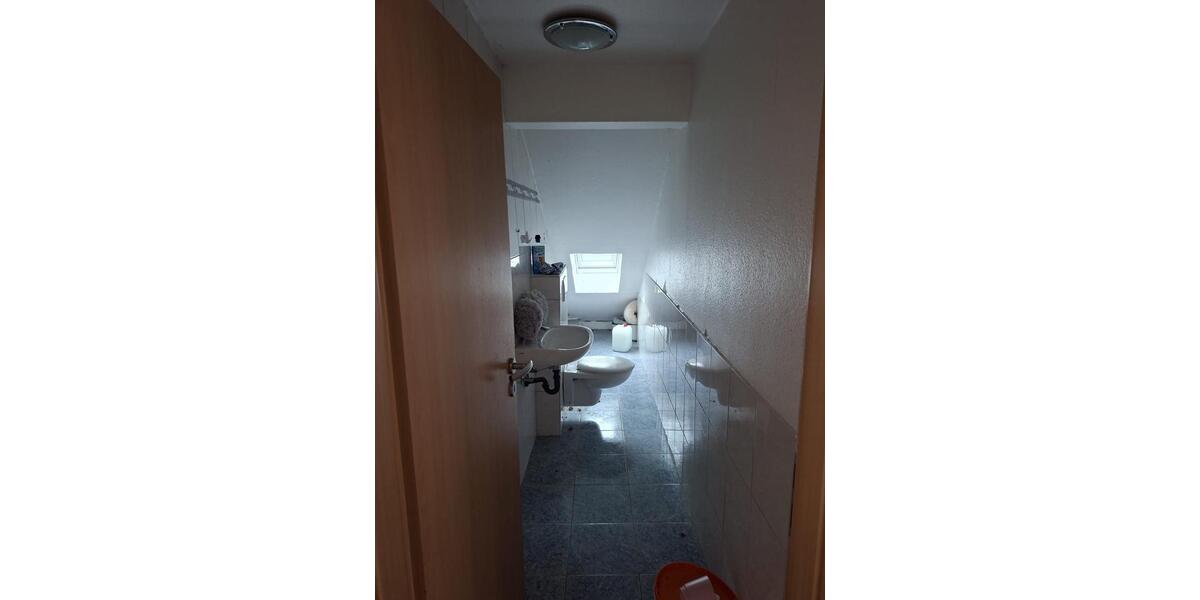 Dachgeschoßwohnung Overath - 4 Zimmer, 92 m&sup2;, 1.200&euro; | Angebot:27545648