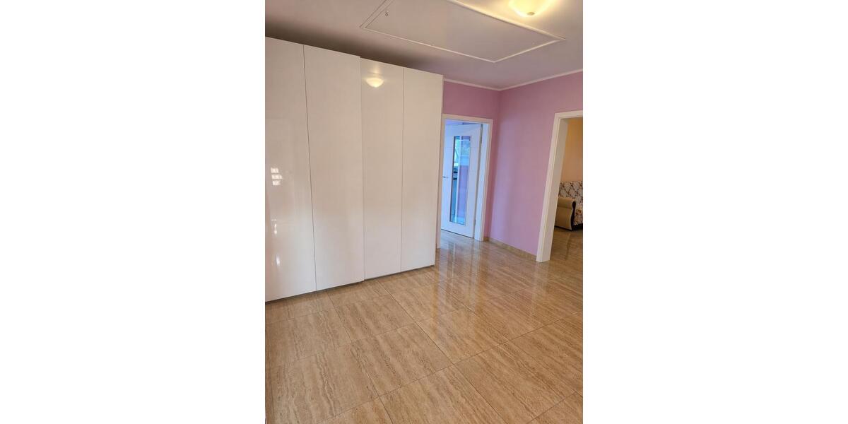 Dachgeschoßwohnung Köln Kalk - 3 Zimmer, 93 m&sup2;, 1.550&euro; | Angebot:26256388