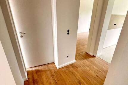 Wohnung Köln Rodenkirchen - 4 Zimmer, 75 m&sup2;, 2.300&euro; | Angebot:25106105