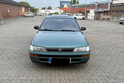 Toyota Corolla 189.000 km 3.300 € Köln 50825