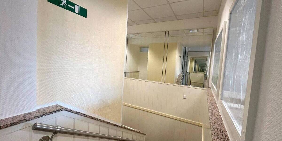 Zentral gelegen und ab März 2026 zur freien Verfügung! 6 zimmer