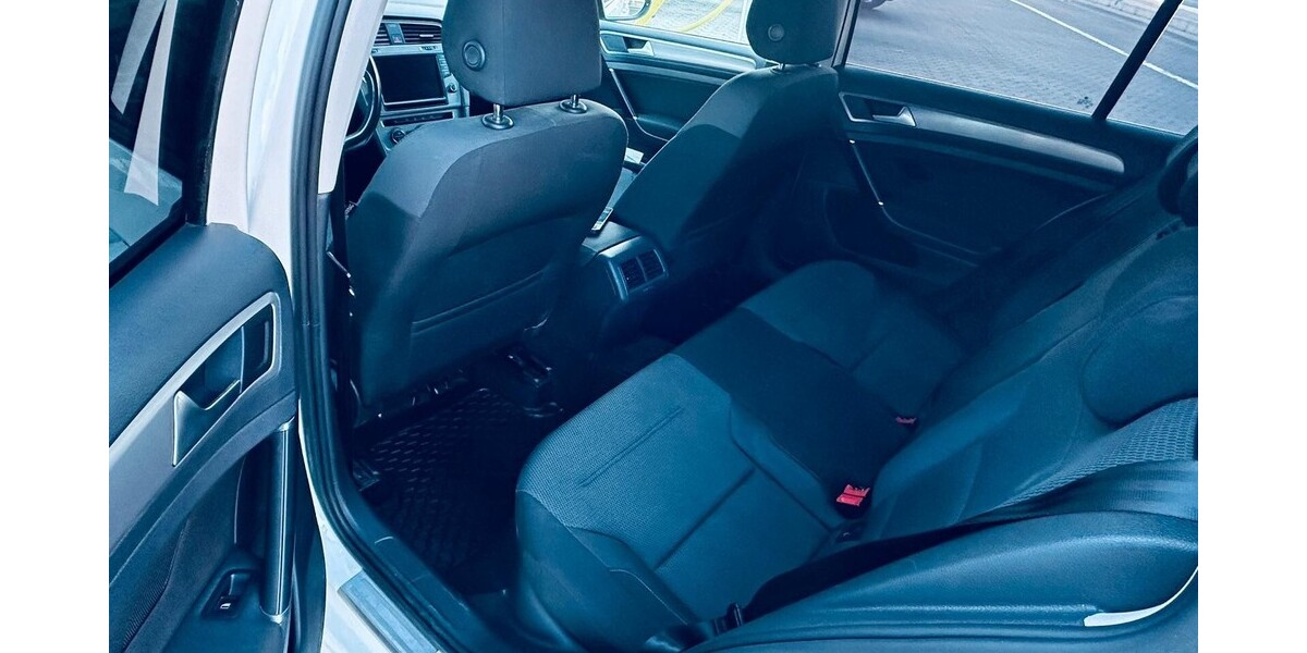 VW Golf R Variant 238.000 km 9.000 € Köln 50667